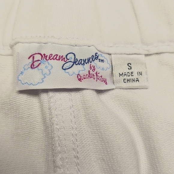 NWT DreamJeannes By Quacker Factory Stretch White Capri Pants Bling Small - Picture 5 of 7